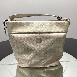 LIZ CLAIBORNE Signature LC